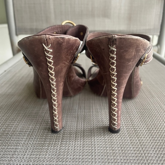 BCBG MaxAzria Brown Leather Slides Sandals Heels - Picture 8 of 10